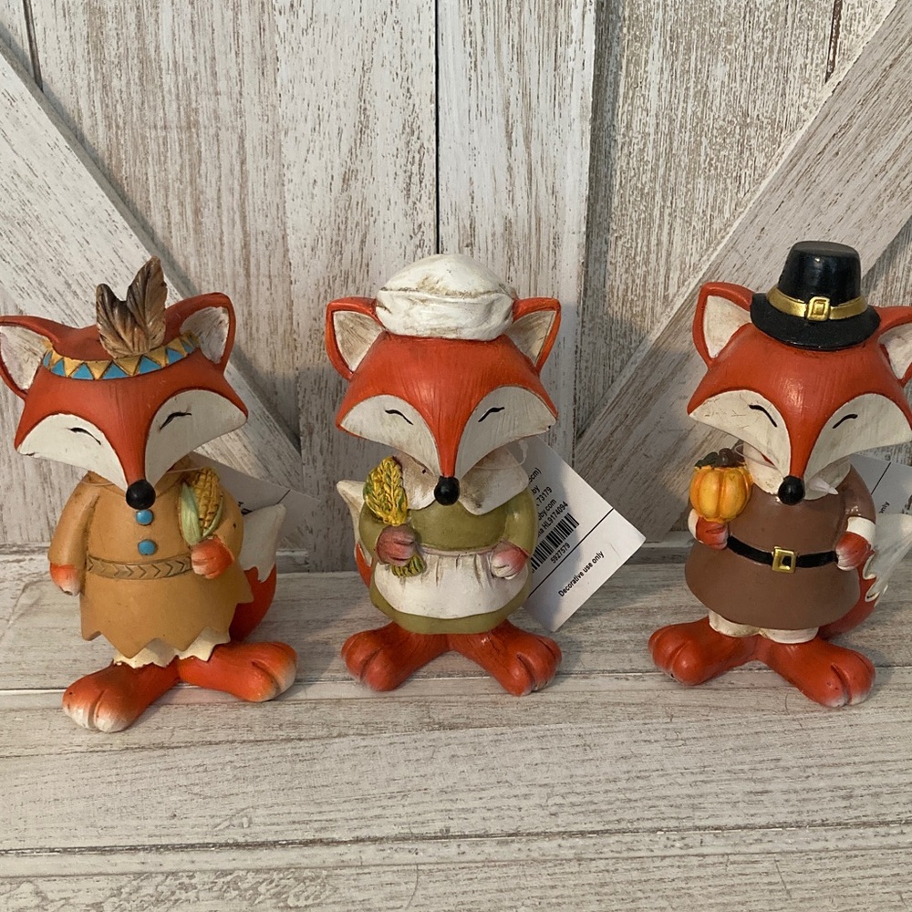 Hobby Lobby 2021 Festive Fox Figurines - Orange, Brown, White